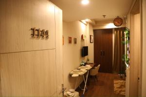 Moody Living Aesthetic Studio Near Expo Mart