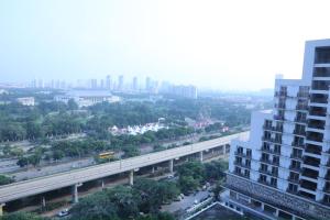 Moody Living Aesthetic Studio Near Expo Mart