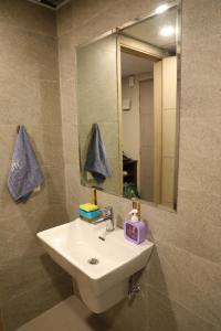 Moody Living Aesthetic Studio Near Expo Mart