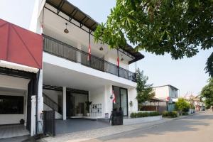RedDoorz at Sirih Gading Guest House Tulungagung