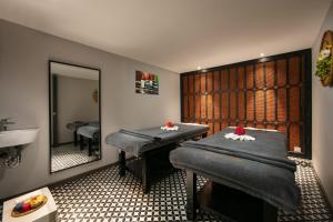 Central Hotel