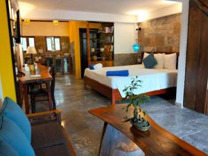 Cozy Private Garden Bungalow