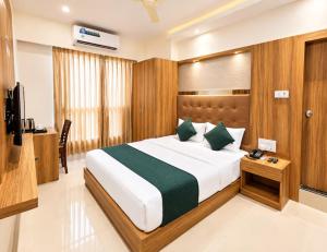 Hotel BKC Garden - Near Jio Convention