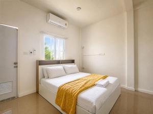 Cozy & Bright 4 BR House near Khao San Road