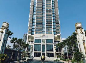 Luxury Condominium- Copacabana, Beach front