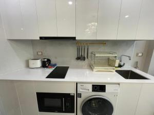 Copacabana C1104, 1 Bed 11floor, beachfront building