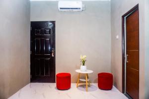 Urbanview Lunar Hotel near Gor Satria Purwokerto