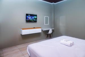 Urbanview Lunar Hotel near Gor Satria Purwokerto