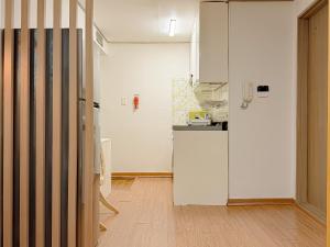 44Hongik Univ Station, 15 minutes from Itaewon, Mangwon Market, Hapjeong, Single Accommodation, Fully Furnished