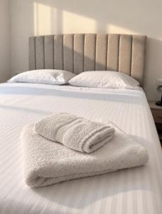 Golden Haven Apart 7