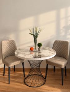 Golden Haven Apart 7