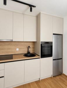 Golden Haven Apart 7