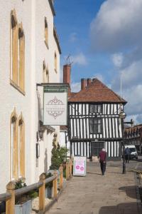 16 Church Street, Stratford-upon-Avon, Warwickshire CV37 6HB, England.