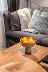 500 mbps Wi-Fi, Quiet Apartment, Super Central - Charming Retreat by Innorental