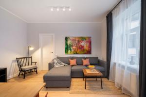 E89 Serviced Apartments - Close To Old Town - by Innorental