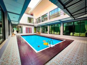 Three Bridges Hotel
