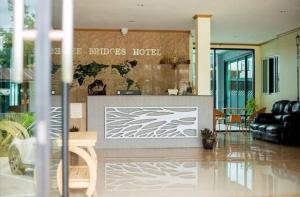 Three Bridges Hotel