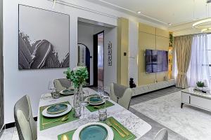 elegant executive two bedroom apartment with amazing city views,swimming pool,fully equipped gym and close proximity to major shopping malls and restaurants