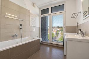 Central Apartment with Balcony and Slavin View