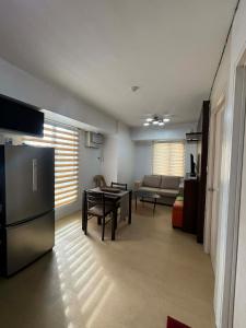 1Bedroom Avida Towers 2, IT Park- Pool View