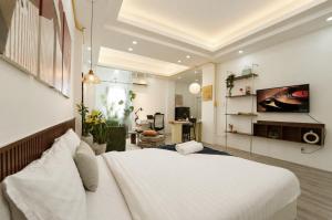 Spacious Olive Studio in District 1 near Tan Dinh Pink Church