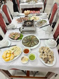 Khách sạn Viễn Đông