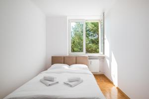 Astronautów Chopin Airport Apartment by BookingHost
