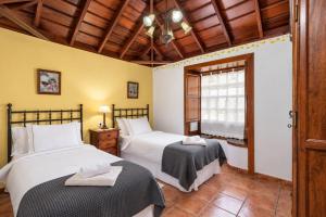 GuestReady - Villa Pool Sea Views