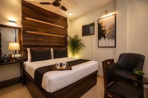 HOTEL UR - Nearby Prayagraj Junction and High Court