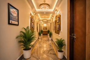 HOTEL UR - Nearby Prayagraj Junction and High Court