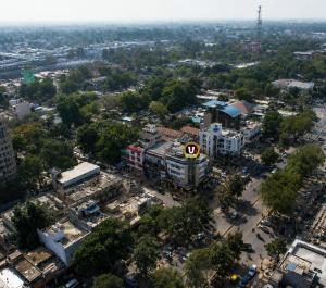 HOTEL UR - Nearby Prayagraj Junction and High Court