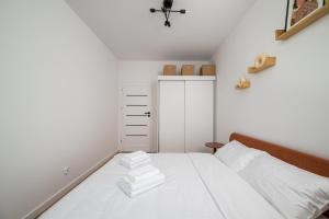 Włodkowica Cozy Apartment by BookingHost