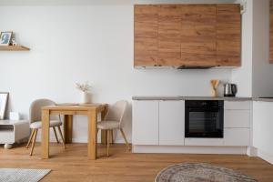 Włodkowica Cozy Apartment by BookingHost