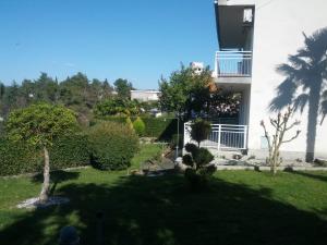 Rose Garden Apartment
