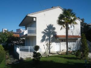 Rose Garden Apartment