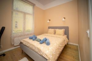 Family 3Bdr Apartment with a Terrace in Kadriorg