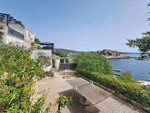 Apartment By the sea-3 by Interhome