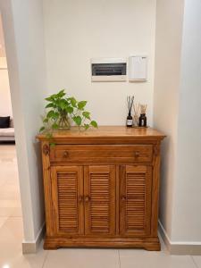 The Sun Avenue 2BR with River View - Pool & Gym