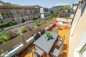 Spacious penthouse with terrace in the heart of Como