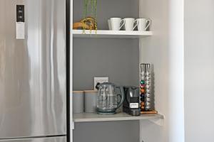 Freya - Stunning 2 bed with City & Table Mountain Views !