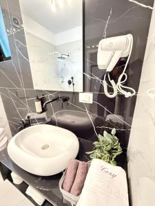 COZY Boutique ApartHotel - Private Suites and Studios