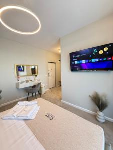 COZY Boutique ApartHotel - Private Suites and Studios