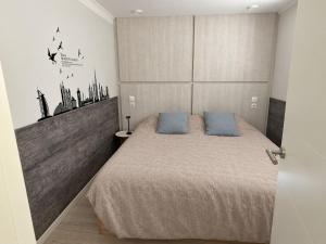 Cozy renovated apartment just two minutes from the sea