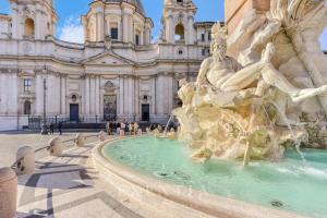 Piazza Navona Luxury Apartment in Historic Palazzo