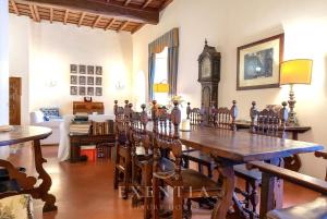 Piazza Navona Luxury Apartment in Historic Palazzo