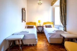 Piazza Navona Luxury Apartment in Historic Palazzo