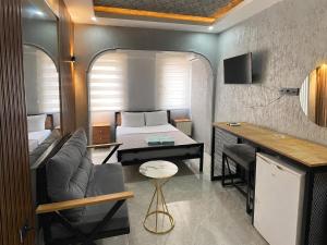 Walking distance to Altıparmak Zafer Plaza