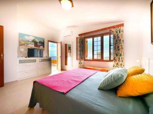 Spacious apartment with garden 3 min from the beach