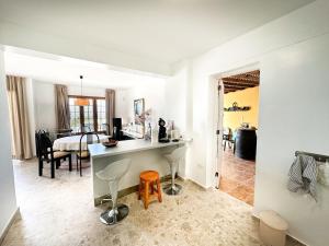 Spacious apartment with garden 3 min from the beach