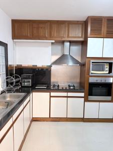 House 11 Patong Beach 4BR